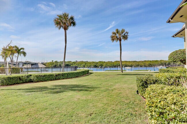 Building Photo - 275 S Beach Rd