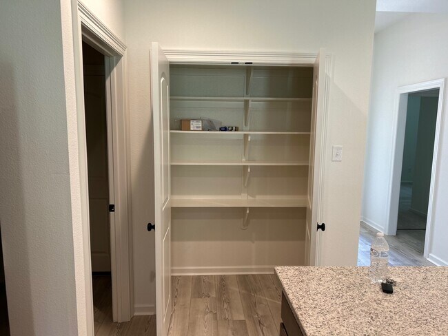 Building Photo - 41366 Rosewood Ln