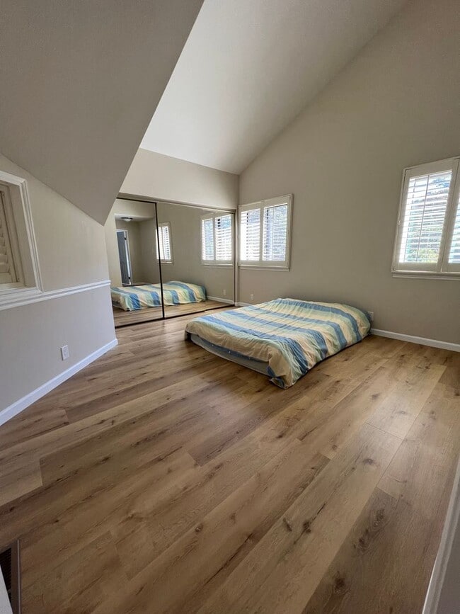 Building Photo - Great Natural light, Treetop Views with 2 Primary Suites plus OFFICE and a 2 car garage, It is li...