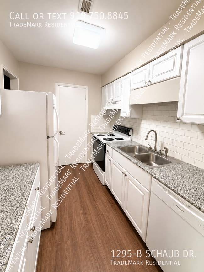 Building Photo - 1295 Schaub Dr