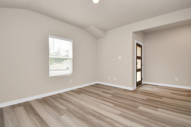 Building Photo - 1556 King Rnch Rd