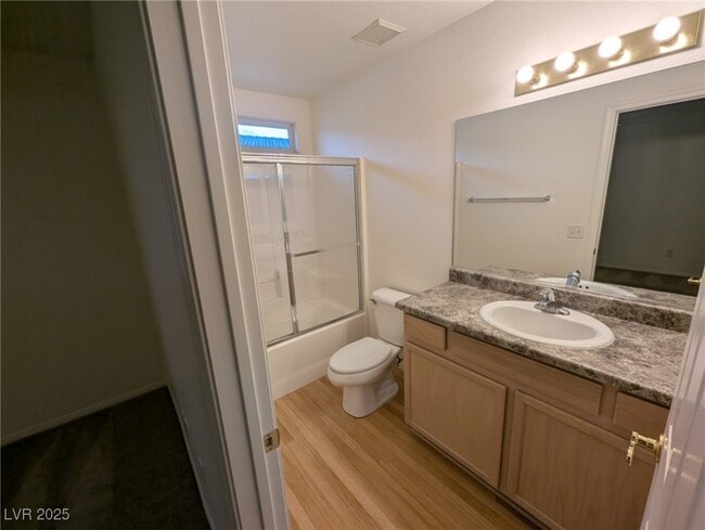 Building Photo - 1080 Hall Ave