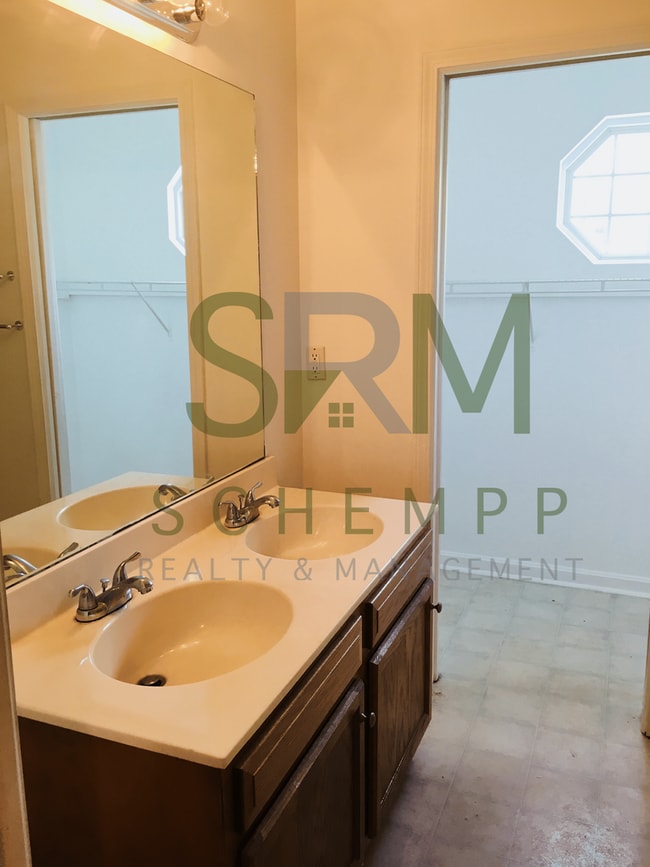 Building Photo - Updated Four Bedroom/Three Full Bath House in Russell Neighborhood! *COMING SOON*