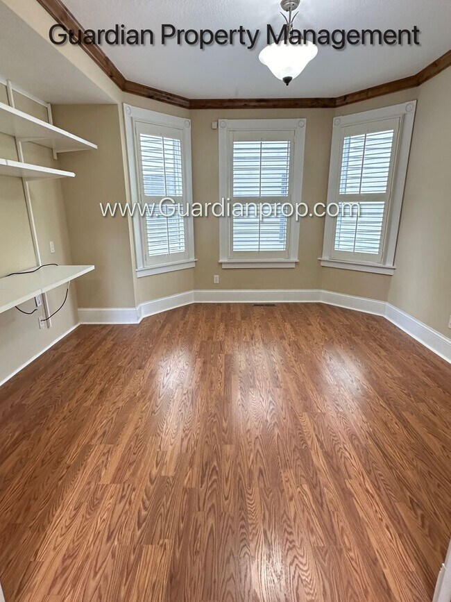 Building Photo - Downtown Hopkins SFH, Fenced Yard, Patio, Spacious Primary, 4 Car Detached Garage