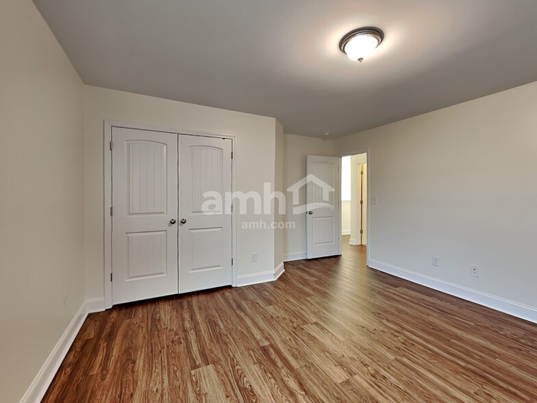 Building Photo - 564 Whitebark Ln