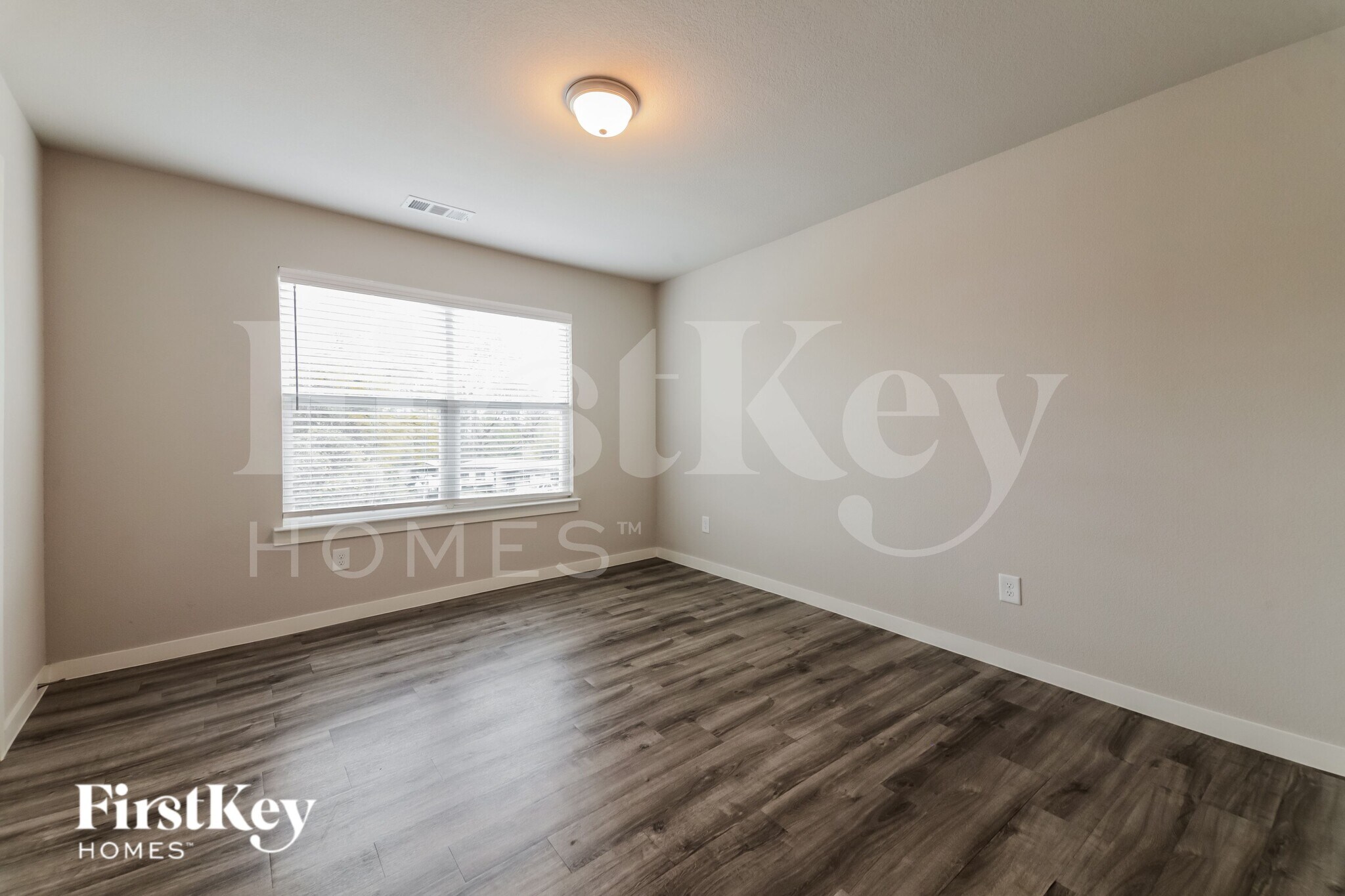 Building Photo - 607 Ava Trl