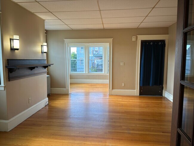 Primary Photo - 279 Pine St