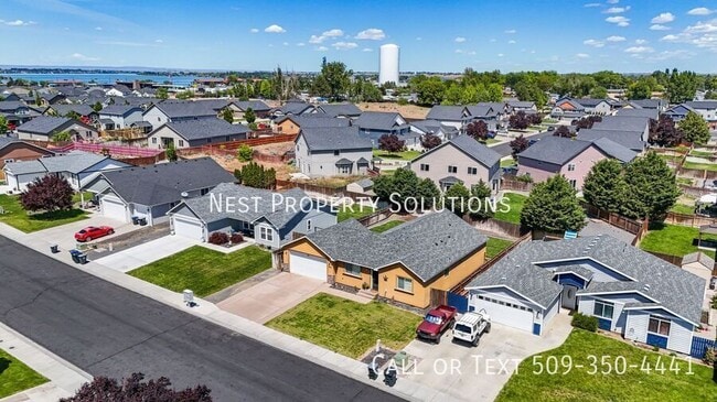 Building Photo - 547 S Bayside St