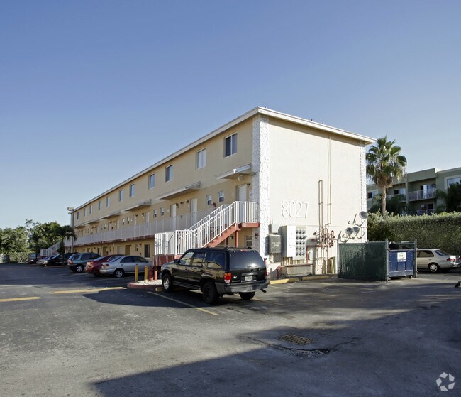 Primary Photo - La Villas De Fountainbleu