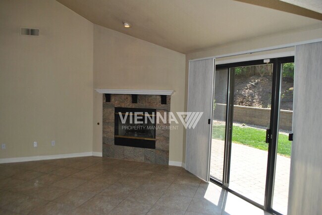 Building Photo - 5325 Thunder Ridge Cir