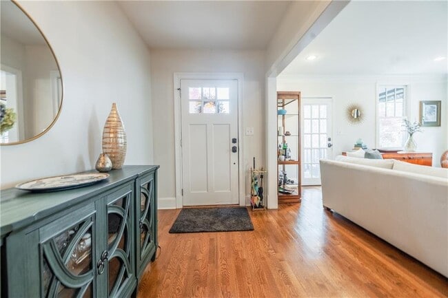 Building Photo - 360 8th St NE