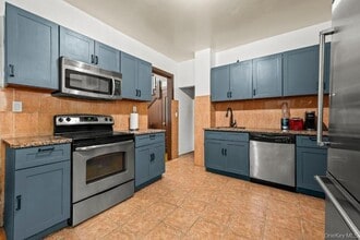 Building Photo - 3121 Sedgwick Ave