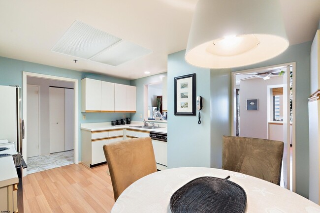 Building Photo - 3101 Boardwalk