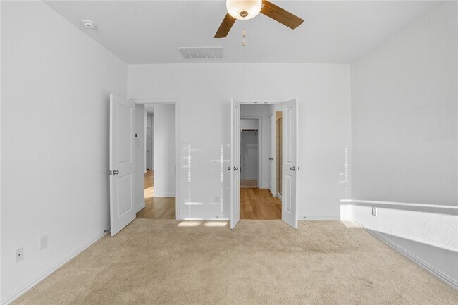 Building Photo - 14725 Mainstay Way