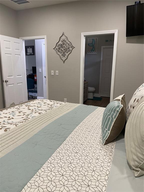 Building Photo - 8835 Hinsdale Heights Dr