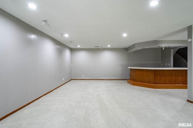 Building Photo - 29 Wildwood Dr