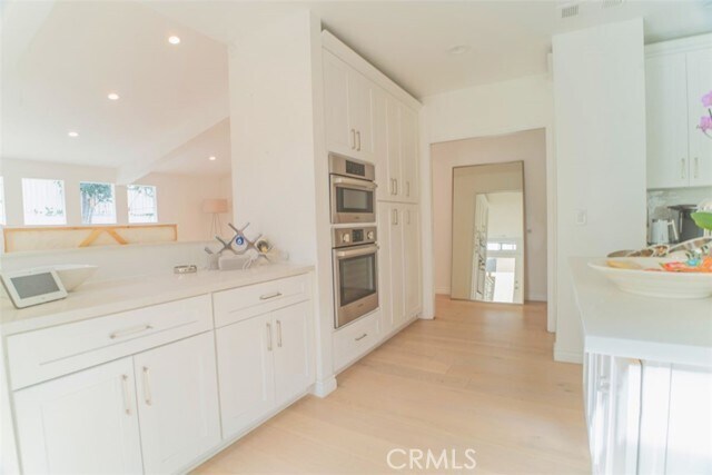 Building Photo - 5179 Canoga Ave
