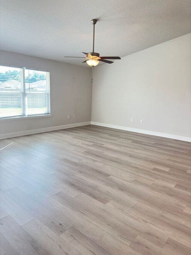 Building Photo - 4 bed/2 bath New Construction Home in Embe...
