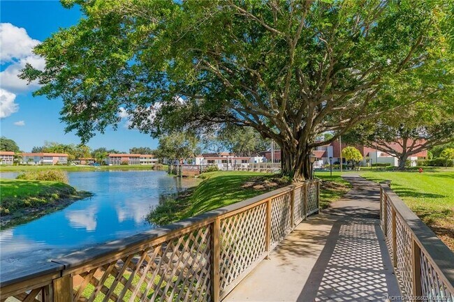 Building Photo - 1225 NW 21st St