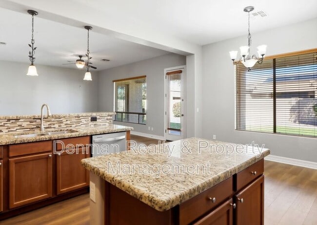 Building Photo - 3146 E Coconino Dr