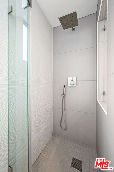 Building Photo - 136 S Palm Dr