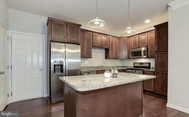 Building Photo - 43017 Clarks Mill Terrace