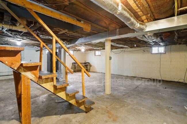 Building Photo - 838 Jenny Wren Dr