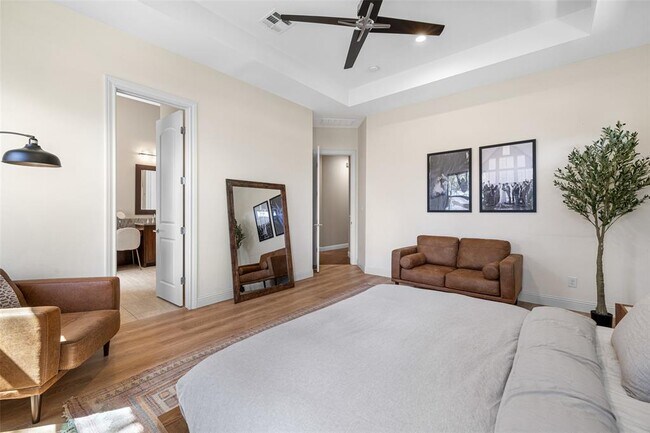 Building Photo - 1017 S Quinlan Park Rd