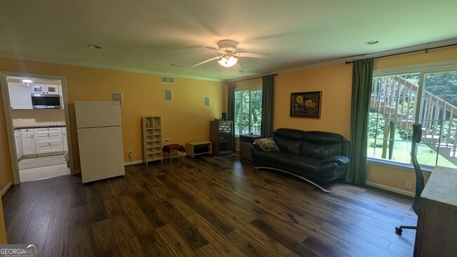 Building Photo - 1002 Deer Hollow Dr