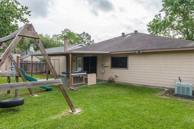 Building Photo - 2318 Colonial Ridge Dr