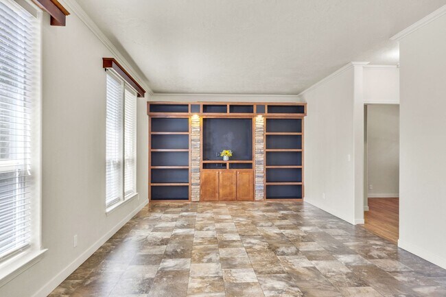 Building Photo - Wilson Tri-Plex