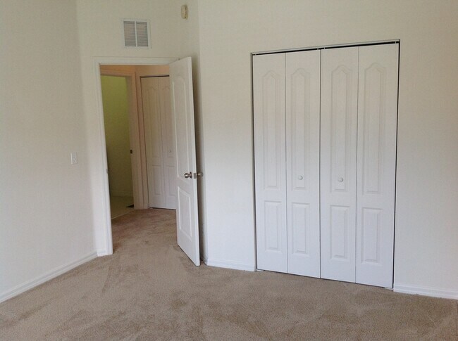 Building Photo - 2300 Betsy Ross Ln