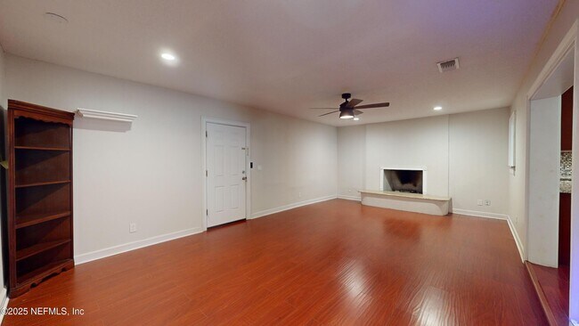 Building Photo - 11671 Shellfish Dr
