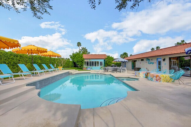 Building Photo - 2230 Tamarisk Rd