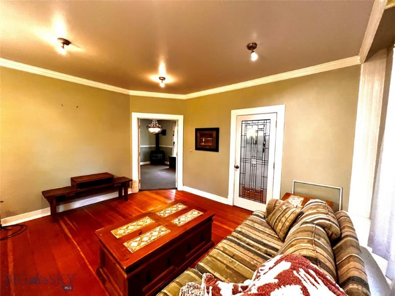 Building Photo - 519 W Park St