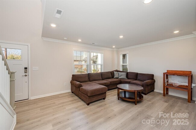 Building Photo - 6027 Towering Oaks Dr