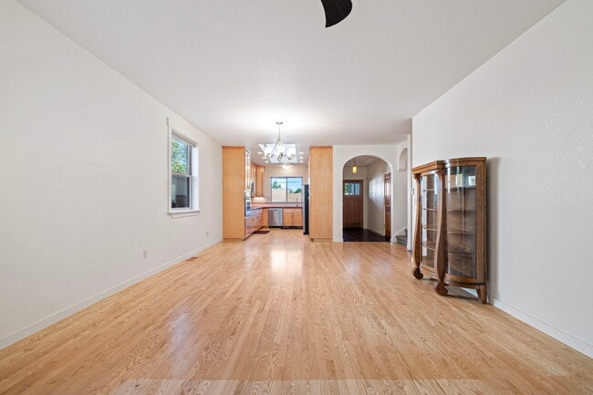 Building Photo - 1172 W 27th Pl