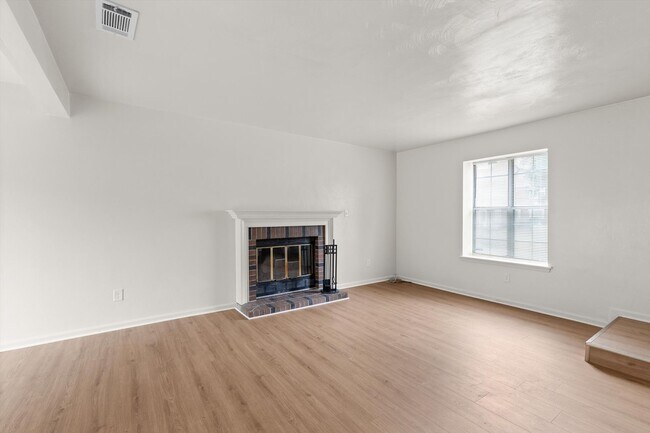 Building Photo - Greenbrier Living Near Shopping, Dining & Major Chesapeake Conveniences at this COMPLETELY REHABB...
