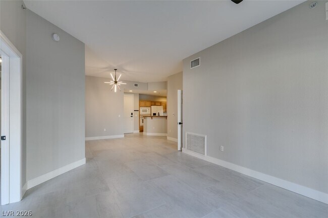 Building Photo - 63 E Agate Ave