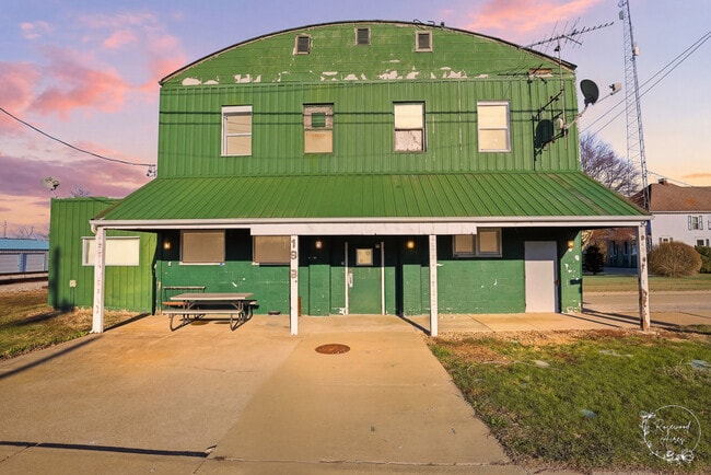 Building Photo - 19 S Green St