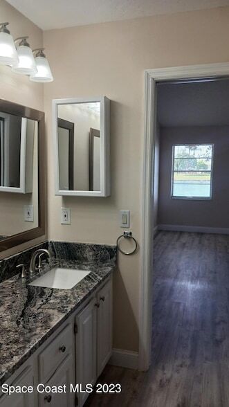 Building Photo - 912 Ridge Lake Dr