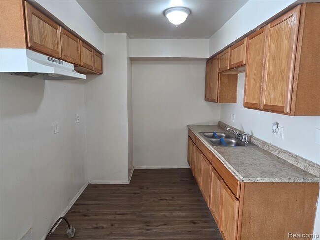 Building Photo - 19131 Lahser Rd