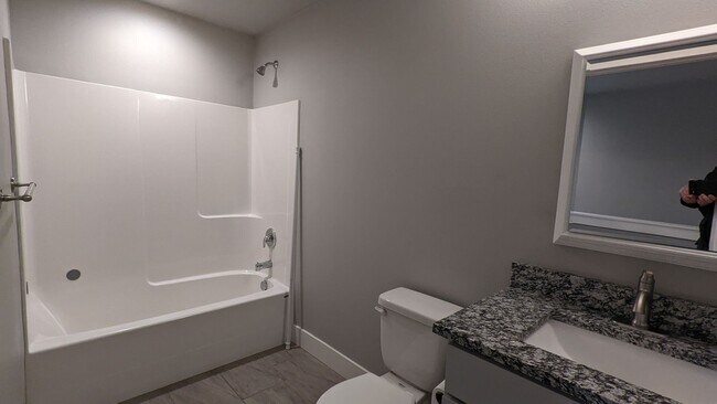 Building Photo - Post Falls Crown Pointe Home