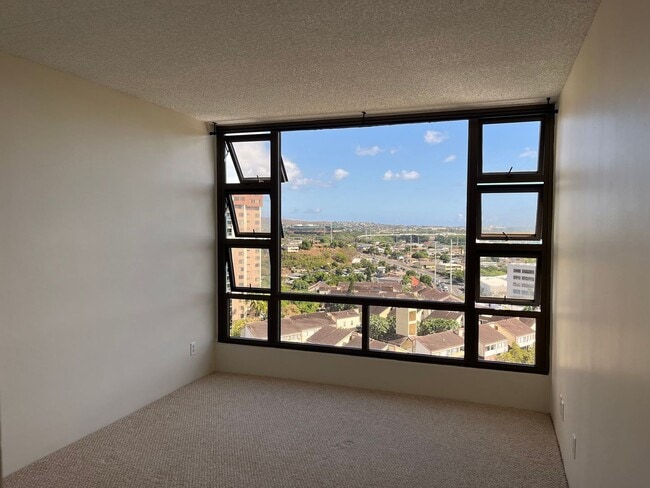 Building Photo - Pearl Regency 1 bedroom, 1 bath condo, wit...