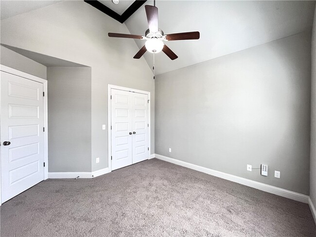 Building Photo - 3214 SW Stonepoint Ave