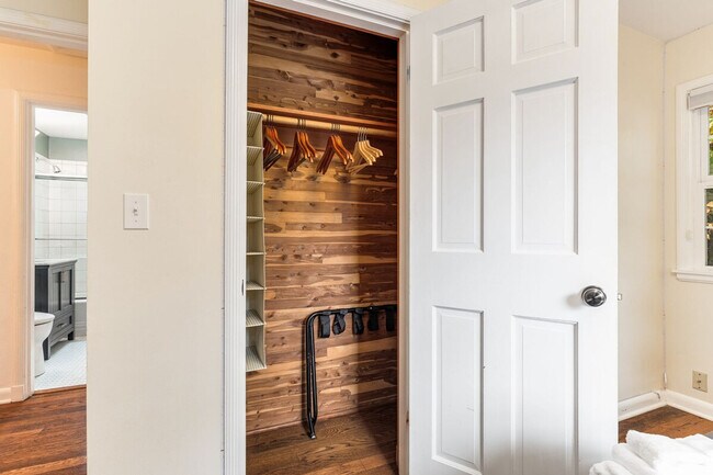 Building Photo - 3177 NE 84th St