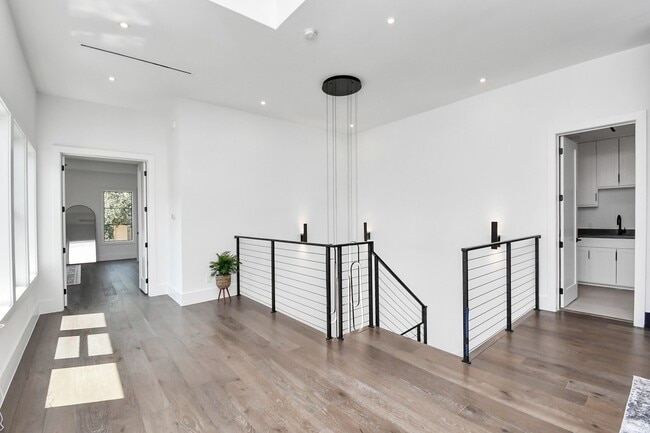 Building Photo - 5414 John Dreaper Dr