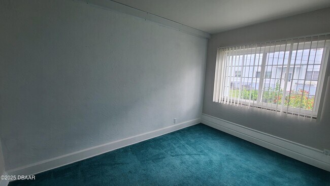 Building Photo - 500 S Beach St