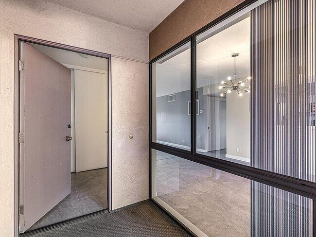 Building Photo - 2696 S Sierra Madre