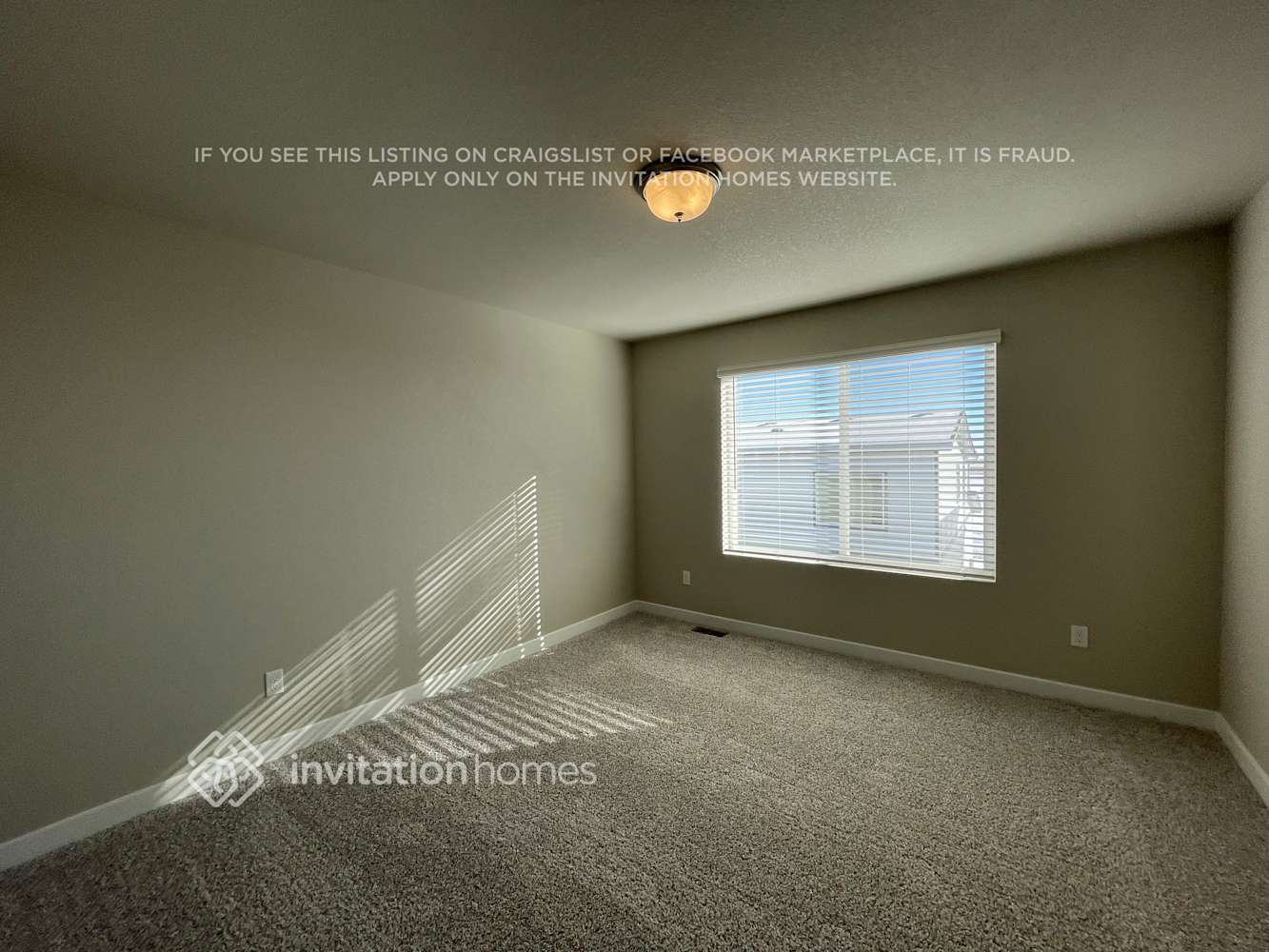 Building Photo - 13573 Arriba Dr